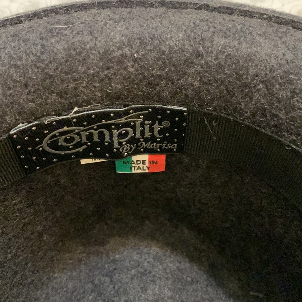 Wool woman’s hat - Picture 3 of 3